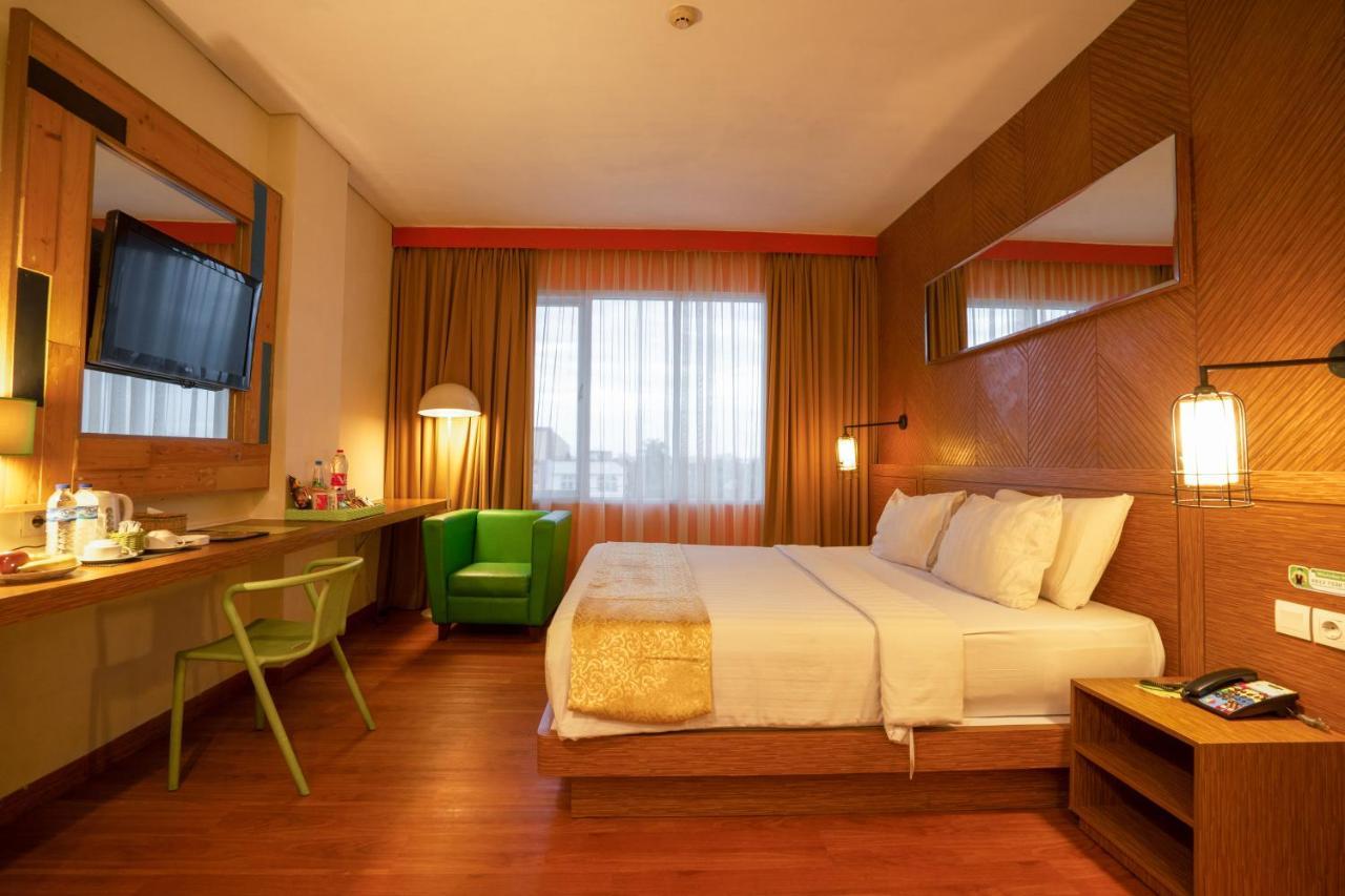 Maxonehotels.Com At Vivo Palembang Exterior photo